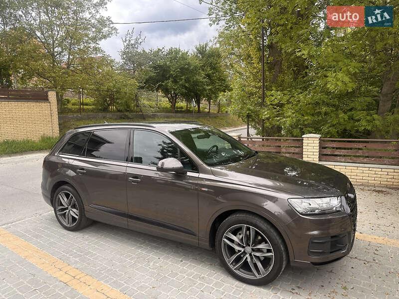 Позашляховик / Кросовер Audi Q7 2015 в Тернополі