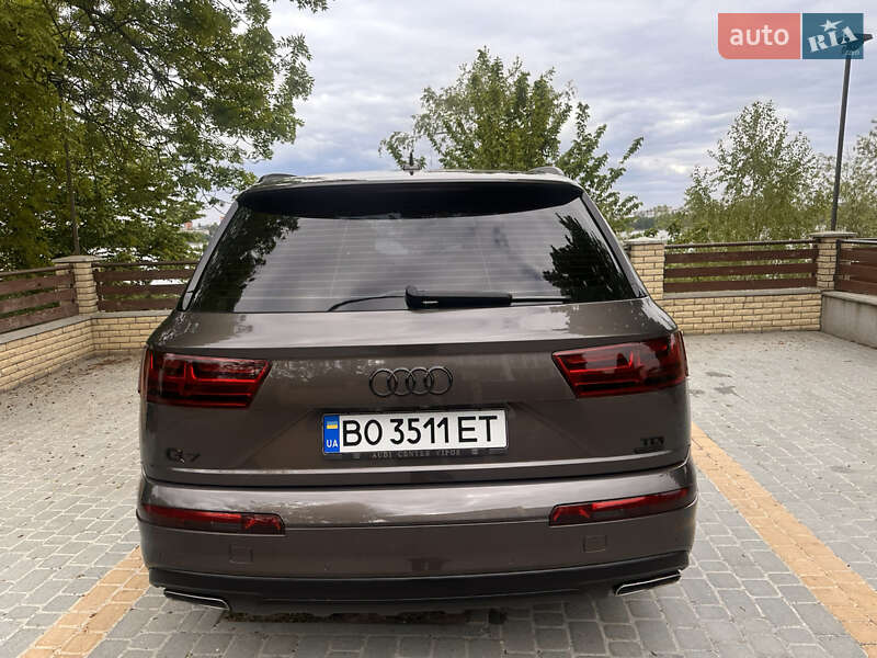 Позашляховик / Кросовер Audi Q7 2015 в Тернополі