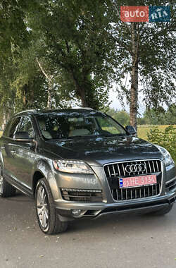 Позашляховик / Кросовер Audi Q7 2013 в 