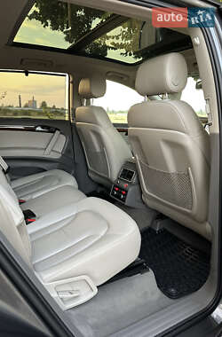 Позашляховик / Кросовер Audi Q7 2013 в 