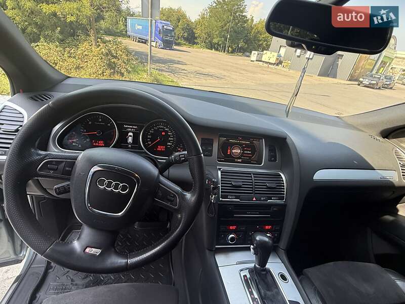 Позашляховик / Кросовер Audi Q7 2010 в Тячеві