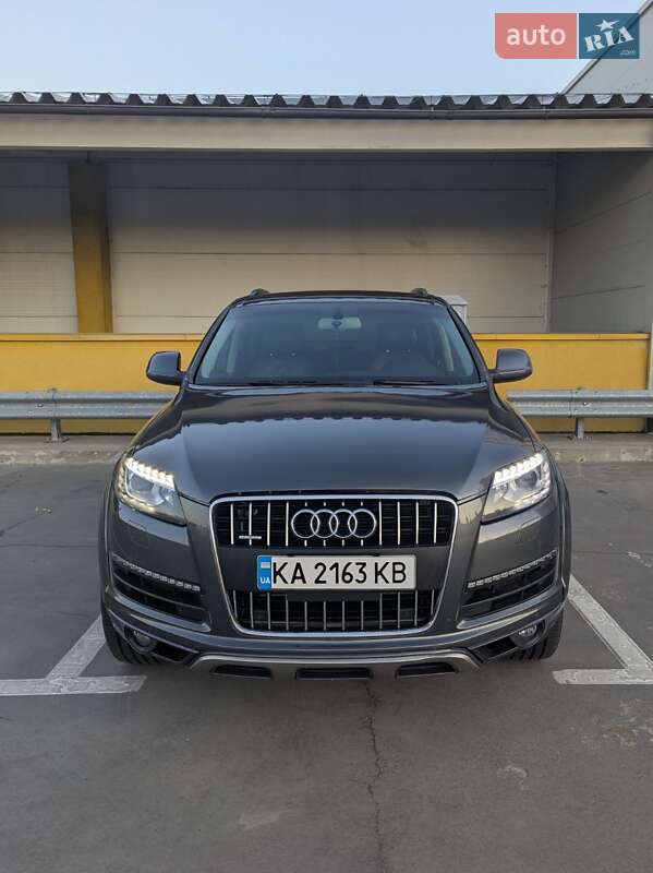 Позашляховик / Кросовер Audi Q7 2015 в 