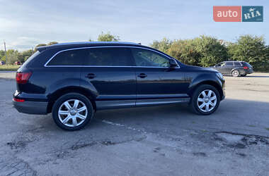 Позашляховик / Кросовер Audi Q7 2011 в 
