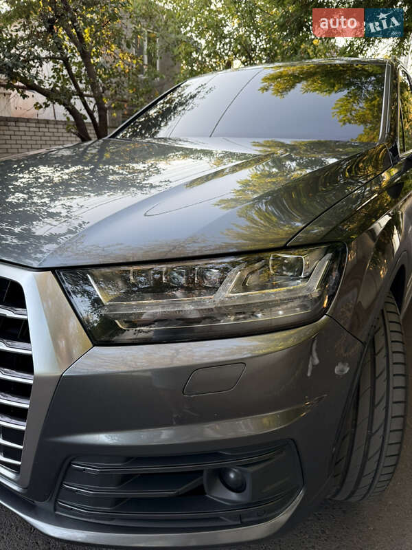 Внедорожник / Кроссовер Audi Q7 2015 в Одессе