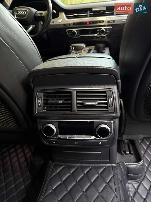 Внедорожник / Кроссовер Audi Q7 2015 в Одессе