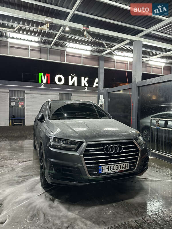 Внедорожник / Кроссовер Audi Q7 2015 в Одессе