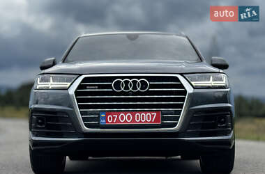 Внедорожник / Кроссовер Audi Q7 2017 в 