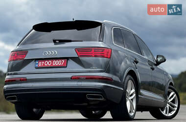 Внедорожник / Кроссовер Audi Q7 2017 в 