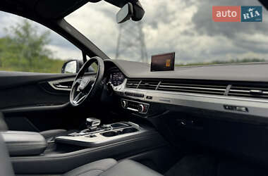 Внедорожник / Кроссовер Audi Q7 2017 в 