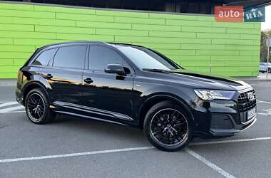 Внедорожник / Кроссовер Audi Q7 2020 в 