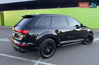 Внедорожник / Кроссовер Audi Q7 2020 в 