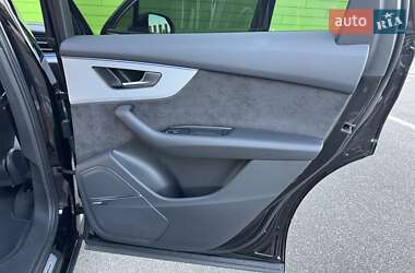 Внедорожник / Кроссовер Audi Q7 2020 в 