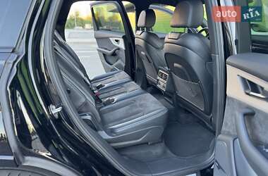 Внедорожник / Кроссовер Audi Q7 2020 в 