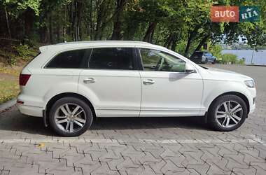 Внедорожник / Кроссовер Audi Q7 2013 в 