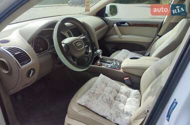 Внедорожник / Кроссовер Audi Q7 2013 в 