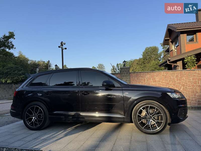 Внедорожник / Кроссовер Audi Q7 2018 в Киеве