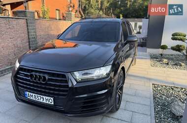 Позашляховик / Кросовер Audi Q7 2018 в 