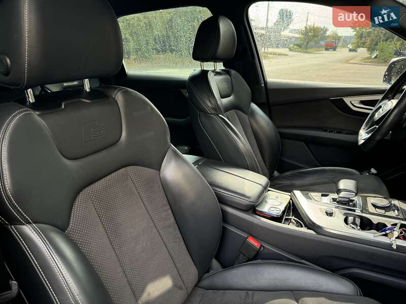 Внедорожник / Кроссовер Audi Q7 2018 в Киеве