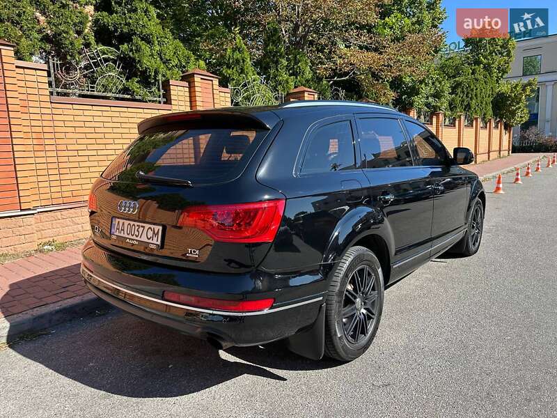Позашляховик / Кросовер Audi Q7 2011 в Києві
