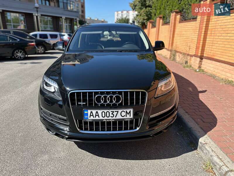 Позашляховик / Кросовер Audi Q7 2011 в Києві