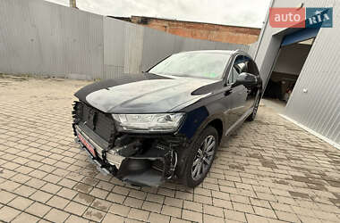 Позашляховик / Кросовер Audi Q7 2016 в 