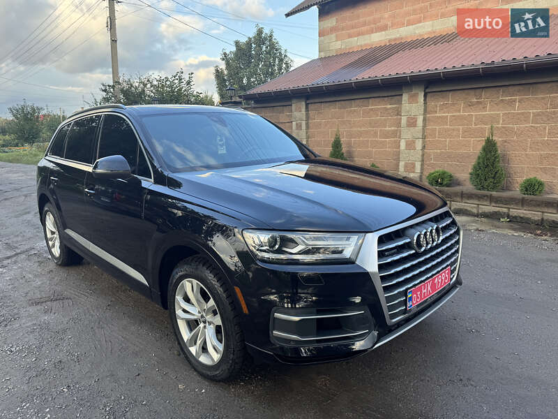 Позашляховик / Кросовер Audi Q7 2019 в Дубні