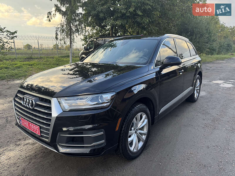 Позашляховик / Кросовер Audi Q7 2019 в Дубні