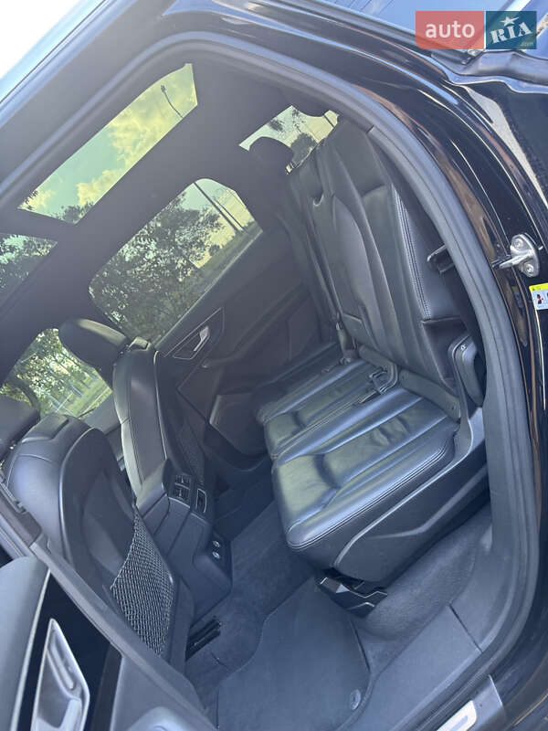 Позашляховик / Кросовер Audi Q7 2019 в Дубні