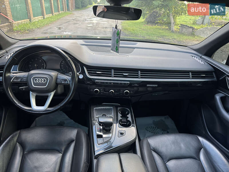 Позашляховик / Кросовер Audi Q7 2019 в Дубні