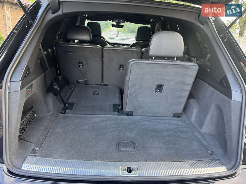 Позашляховик / Кросовер Audi Q7 2019 в Дубні