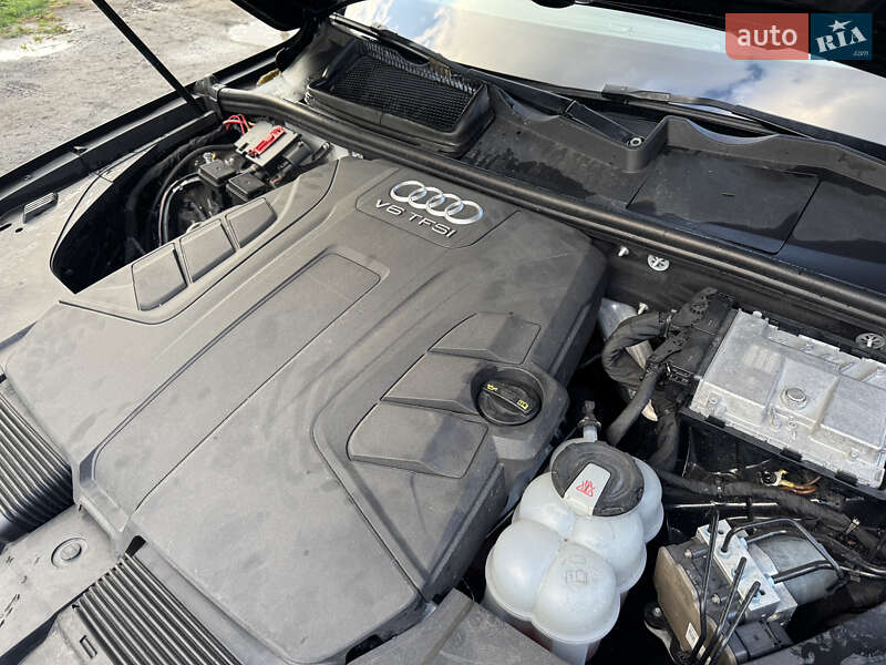 Позашляховик / Кросовер Audi Q7 2019 в Дубні