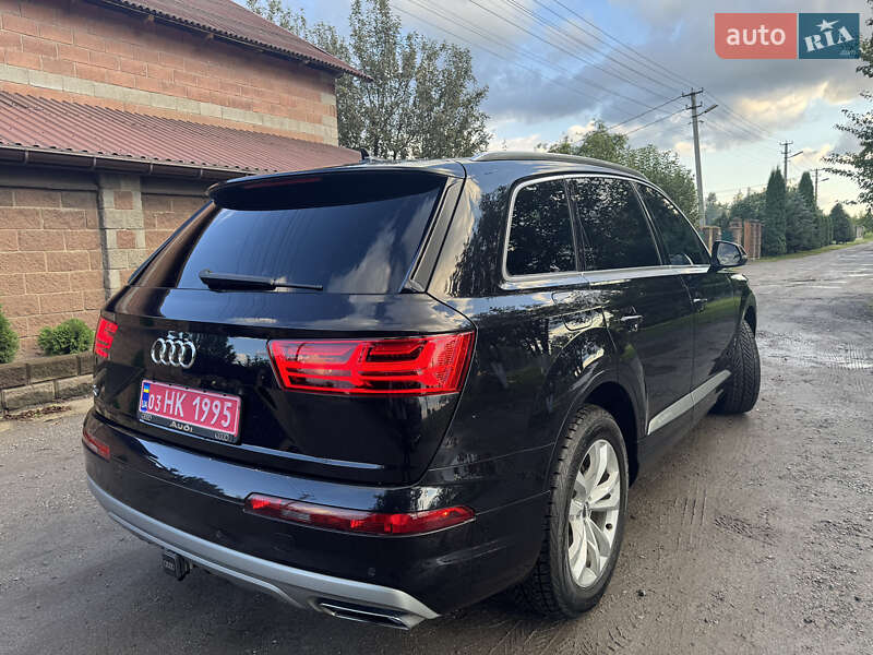 Позашляховик / Кросовер Audi Q7 2019 в Дубні