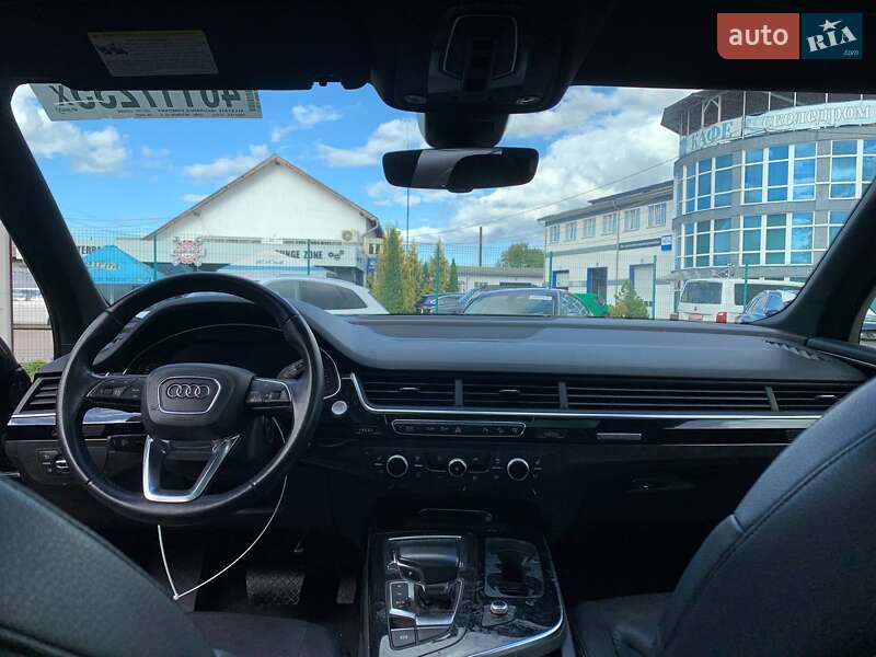 Позашляховик / Кросовер Audi Q7 2017 в Стрию