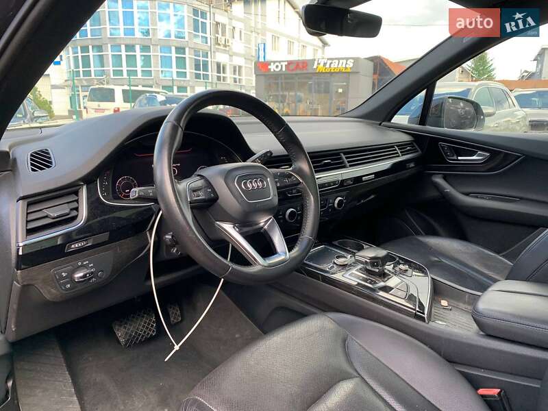 Позашляховик / Кросовер Audi Q7 2017 в Стрию