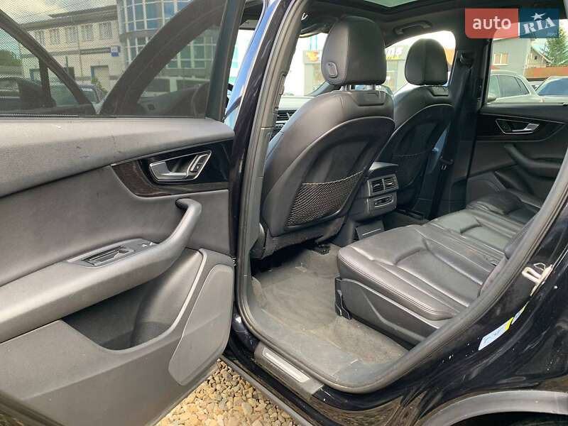 Позашляховик / Кросовер Audi Q7 2017 в Стрию