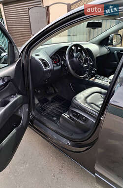 Внедорожник / Кроссовер Audi Q7 2006 в 