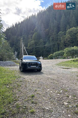 Позашляховик / Кросовер Audi Q7 2019 в 