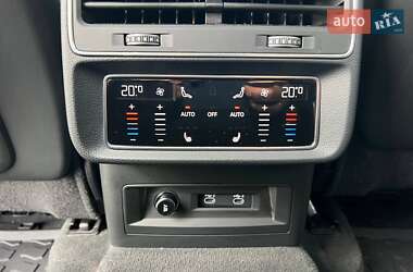 Позашляховик / Кросовер Audi Q7 2020 в 