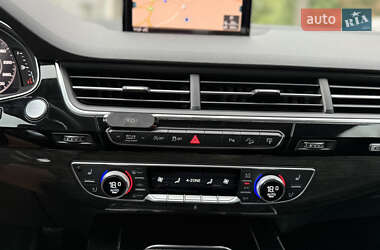 Внедорожник / Кроссовер Audi Q7 2016 в 