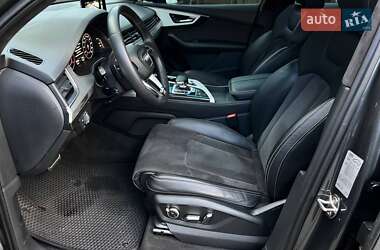 Позашляховик / Кросовер Audi Q7 2015 в 