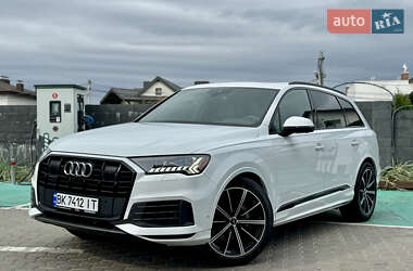 Внедорожник / Кроссовер Audi Q7 2019 в 