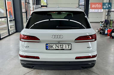 Внедорожник / Кроссовер Audi Q7 2019 в 