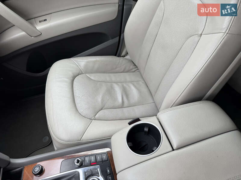 Внедорожник / Кроссовер Audi Q7 2013 в Стрые