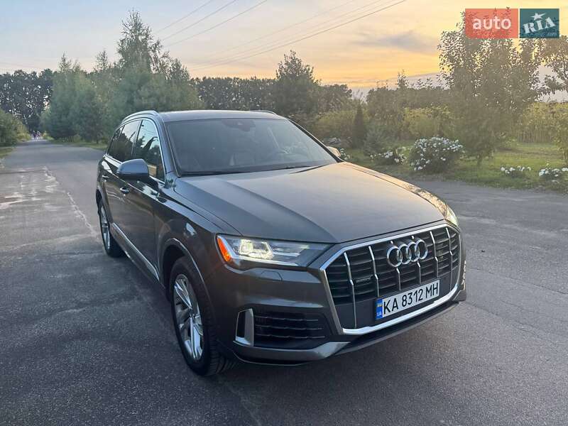 Позашляховик / Кросовер Audi Q7 2020 в Києві