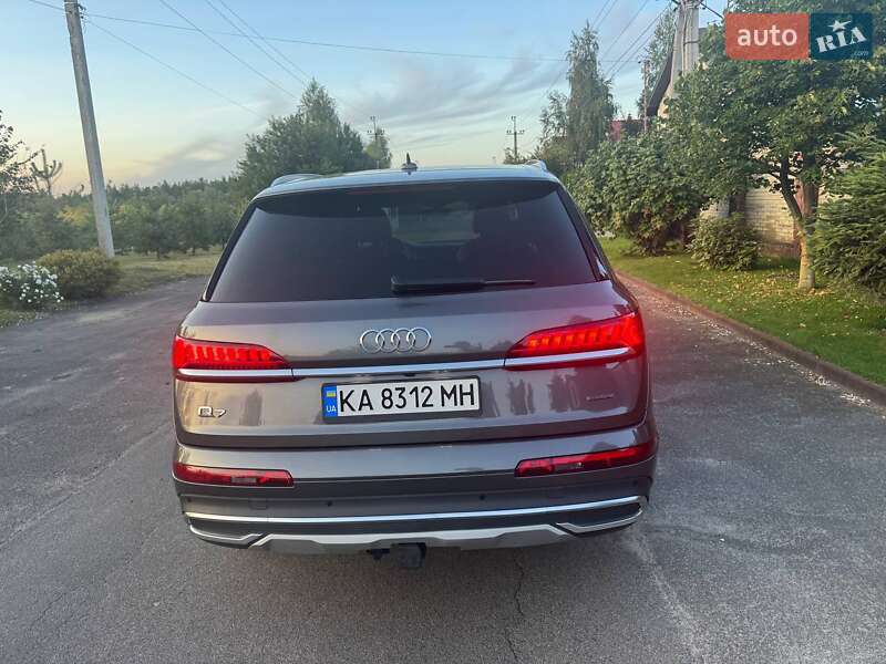 Позашляховик / Кросовер Audi Q7 2020 в Києві