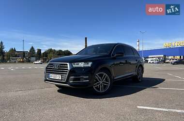 Внедорожник / Кроссовер Audi Q7 2016 в 