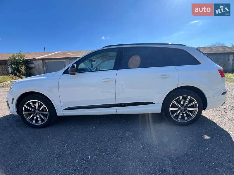 Внедорожник / Кроссовер Audi Q7 2016 в Днепре