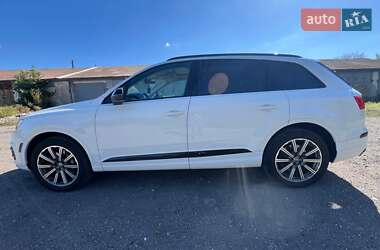 Позашляховик / Кросовер Audi Q7 2016 в 