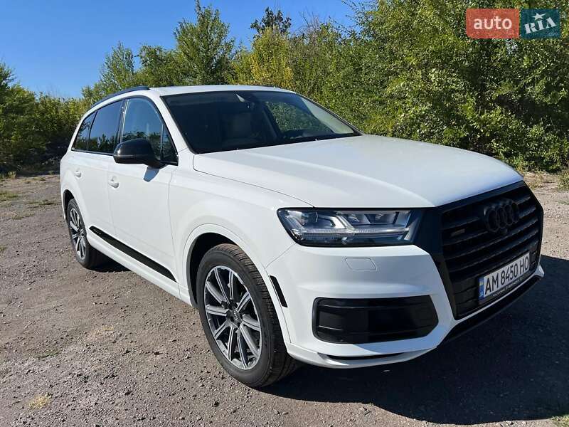 Внедорожник / Кроссовер Audi Q7 2016 в Днепре