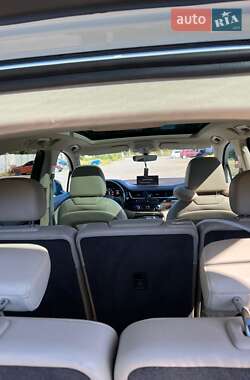 Позашляховик / Кросовер Audi Q7 2016 в 